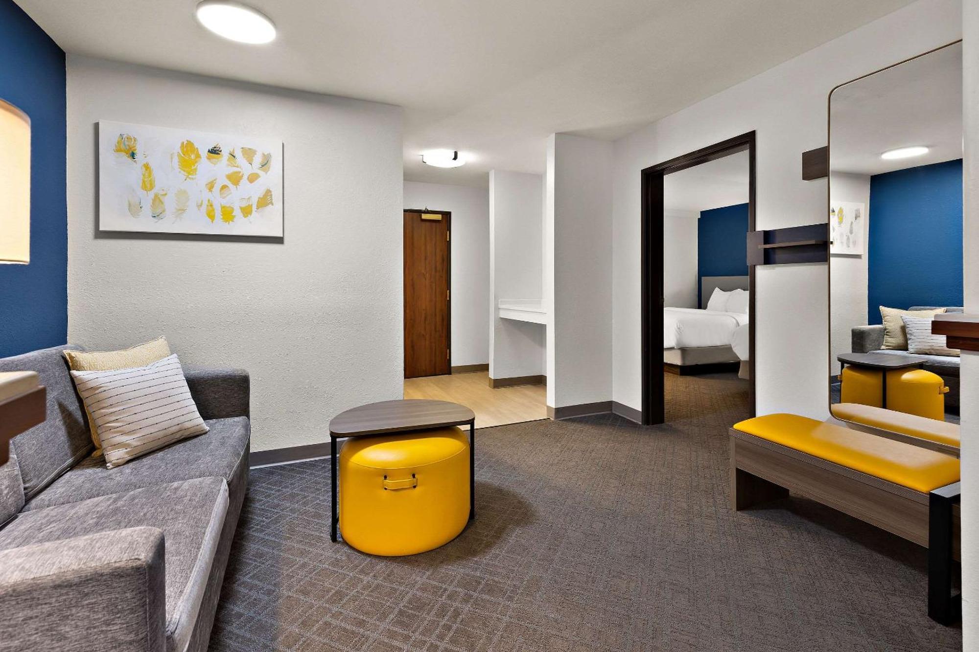 Comfort Inn & Suites Fremont Exterior photo